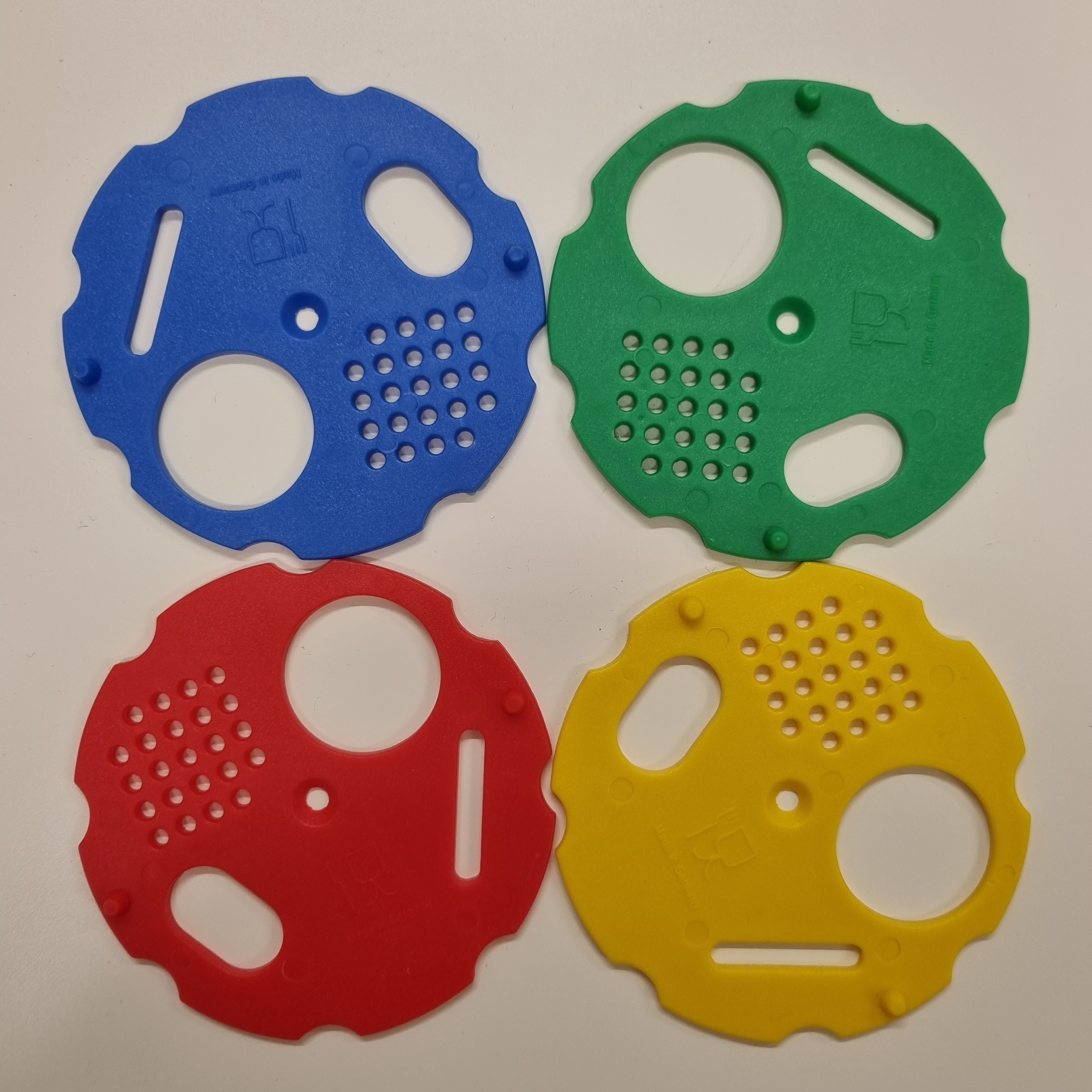 Mittelgroße Fluglochrosette blau als Fluglochverschlußscheibe aus Kunststoff 8cm Durchmesser